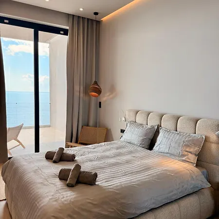 Villa Elysian Shores Beachfront Glyfa