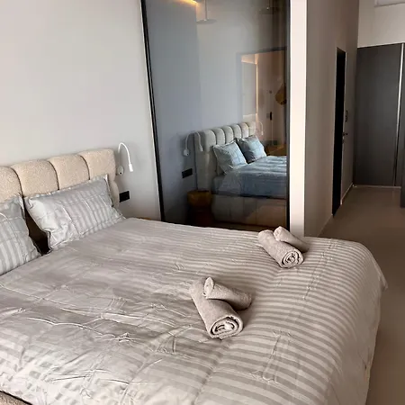 Elysian Shores Beachfront Вилла *