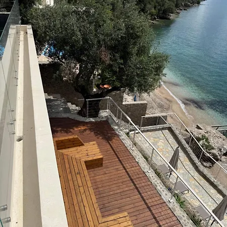 Elysian Shores Beachfront Вилла