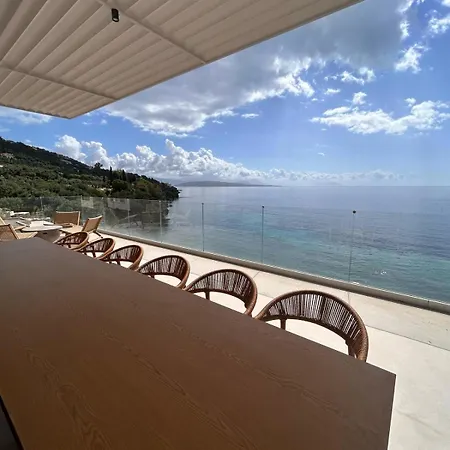 Elysian Shores Beachfront Вилла *