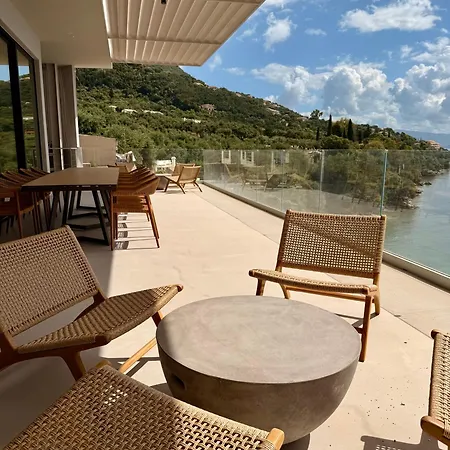Elysian Shores Beachfront * Глифа