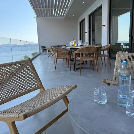 Elysian Shores Beachfront * Глифа