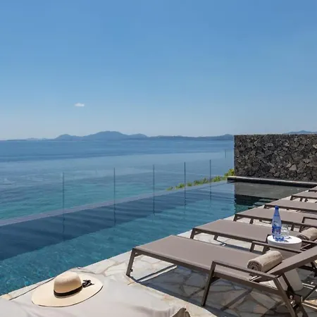Elysian Shores Beachfront Вилла *