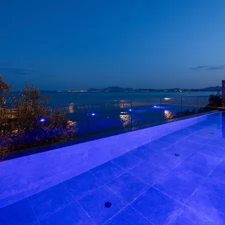 Elysian Shores Beachfront Вилла