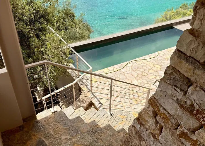 Villa Elysian Shores Beachfront