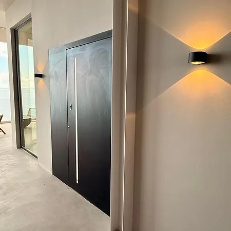 Villa Elysian Shores Beachfront *