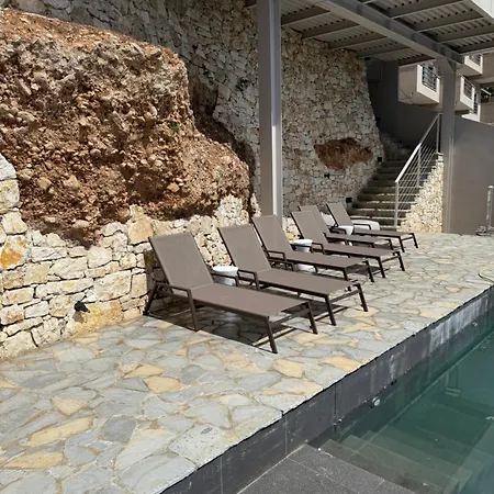 Villa Elysian Shores Beachfront Glyfa