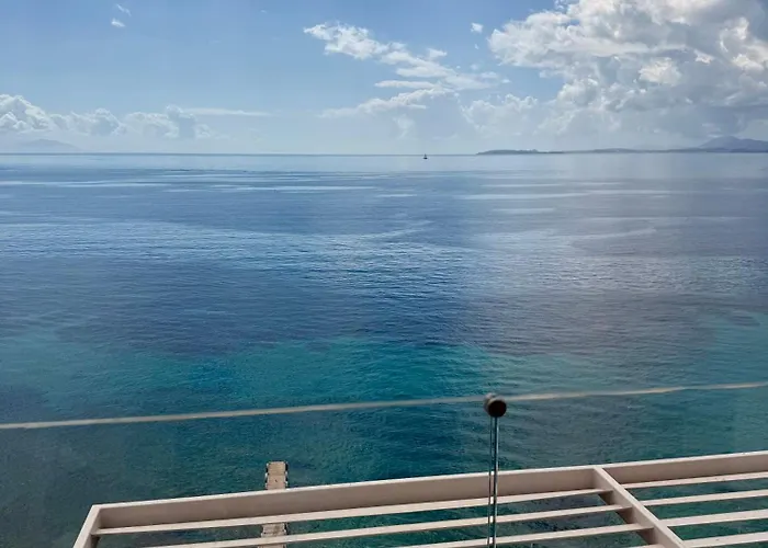 Villa Elysian Shores Beachfront Glyfa