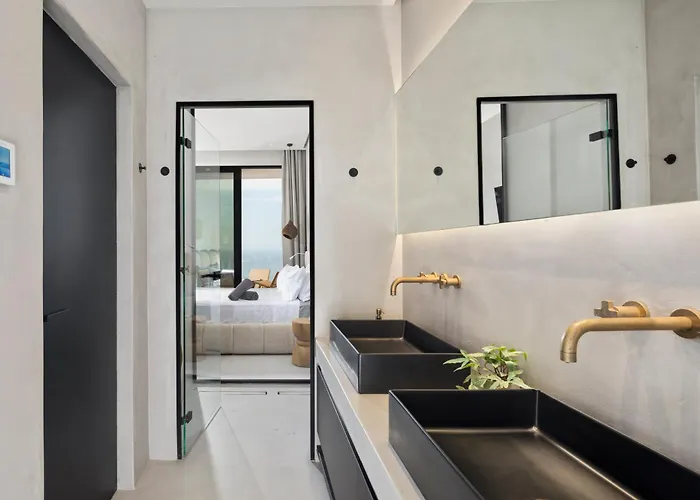 Elysian Shores Beachfront Villa Glyfa